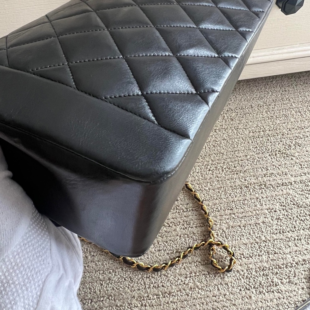 Chanel Black and Gold Crossbody Bag with Quilted Leather - Picture 9 of 17
